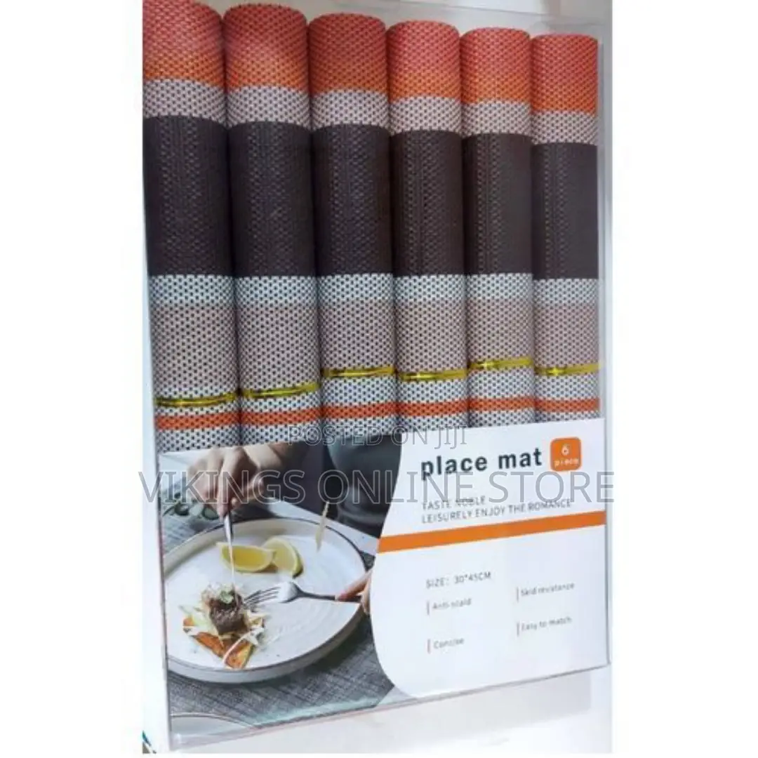 Set of 6 PCS Table Mats - Colour May Vary