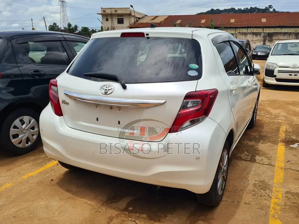Toyota Vitz 1.3 AWD 3dr 2015 White