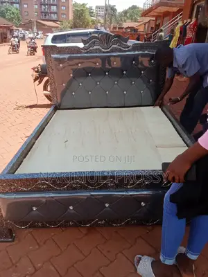 5x6 Gray Leather Bed 14