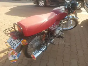 Bajaj Boxer 2023 Red
