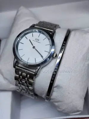 Silver Women's Watch With Special Case 32mm