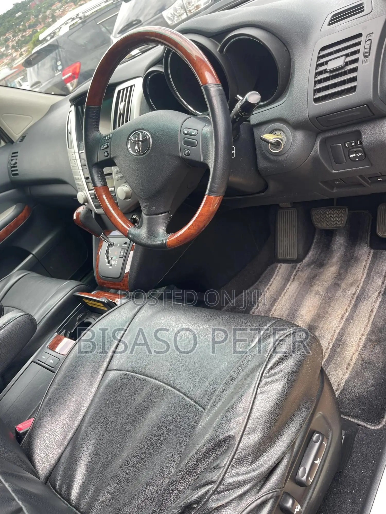 Toyota Harrier 2.4 2011 White