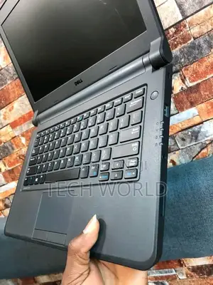 Laptop Dell Latitude 3330 4GB Intel Core I3 HDD 500GB