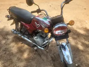 Bajaj Boxer 2017 Red