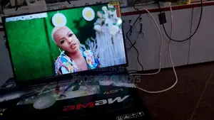 32 Inches Led Mewe Digital Flat Screen Flameless.