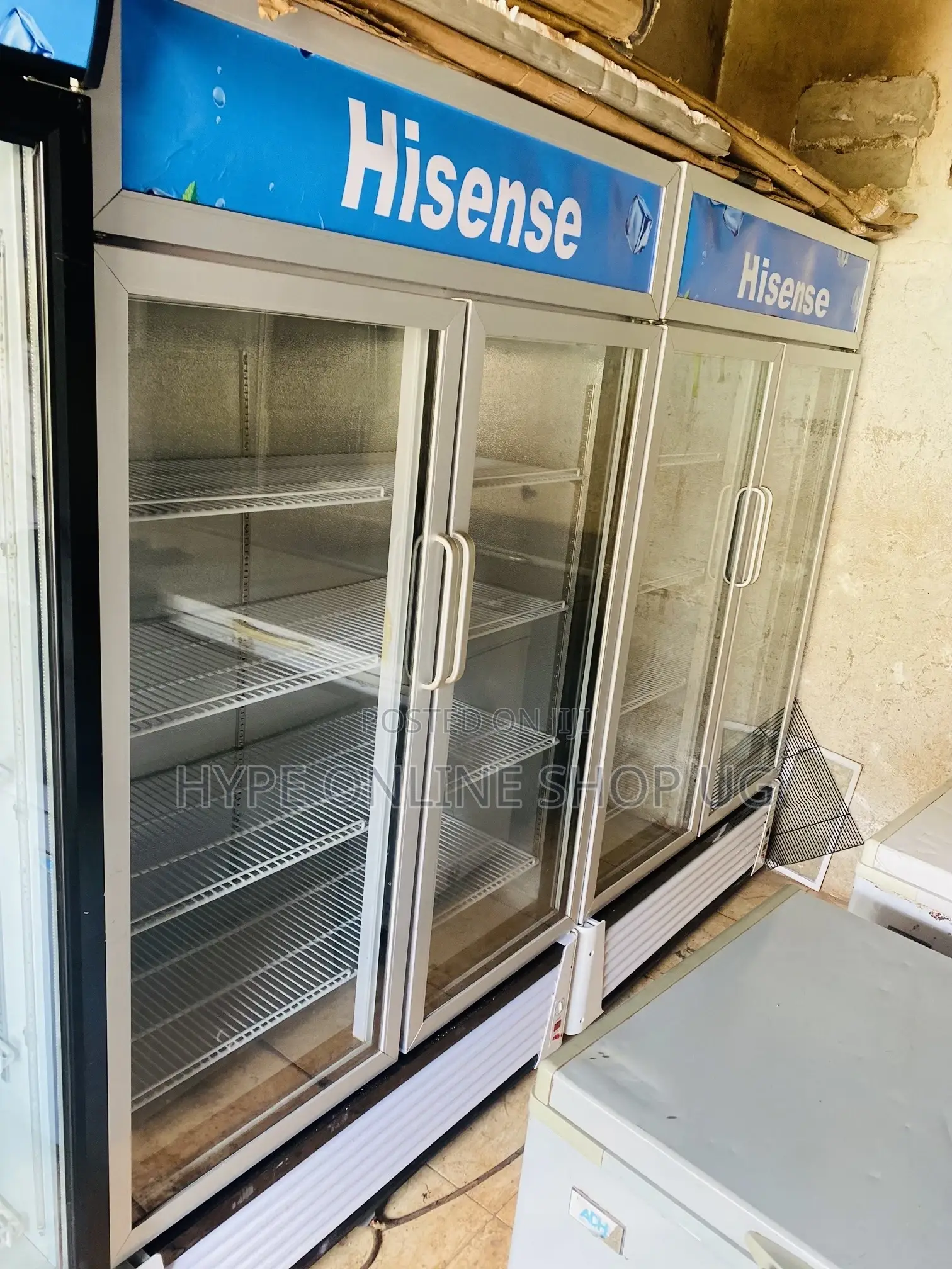Display 800L Hisense Fridge