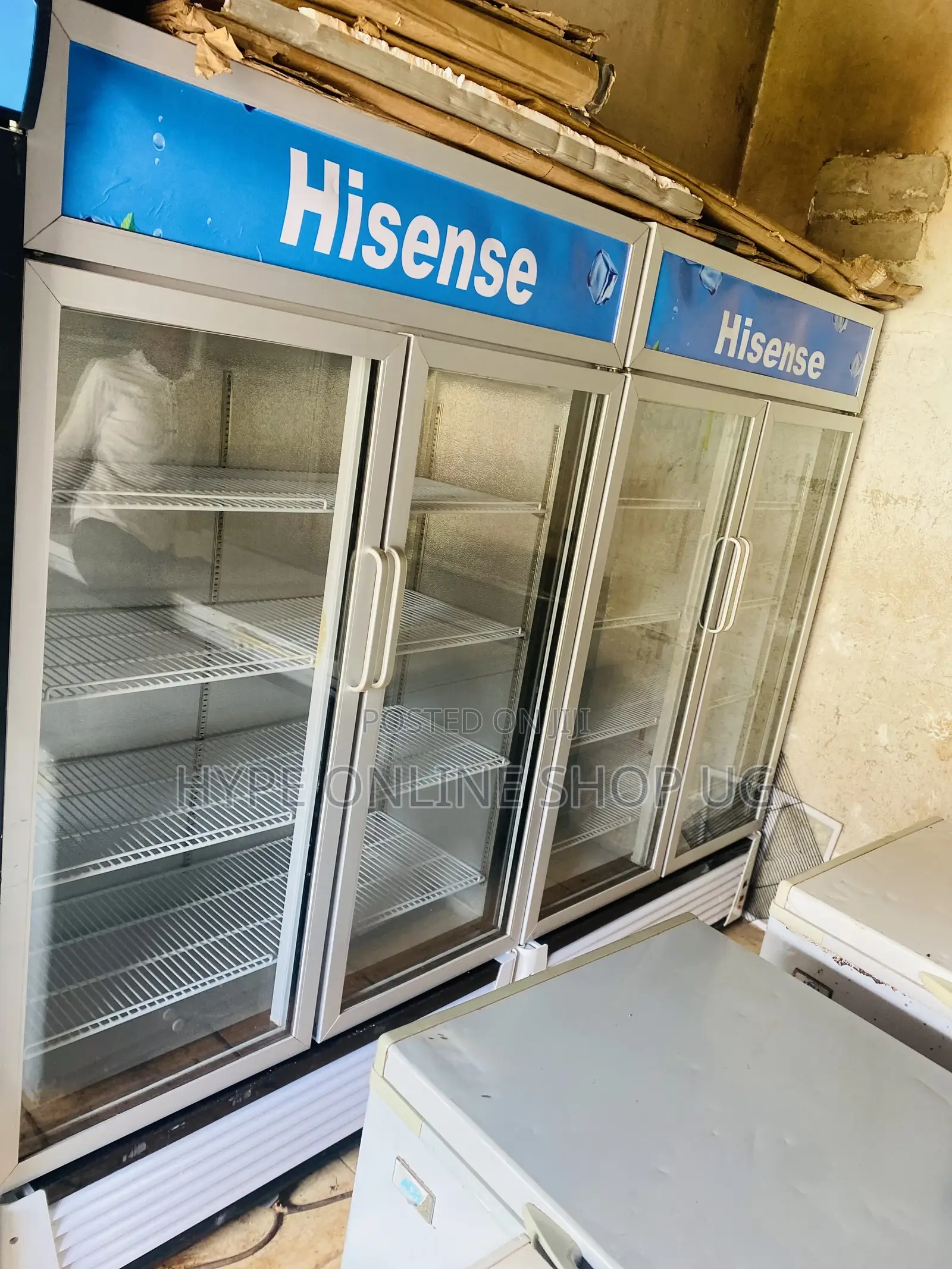 Display 800L Hisense Fridge
