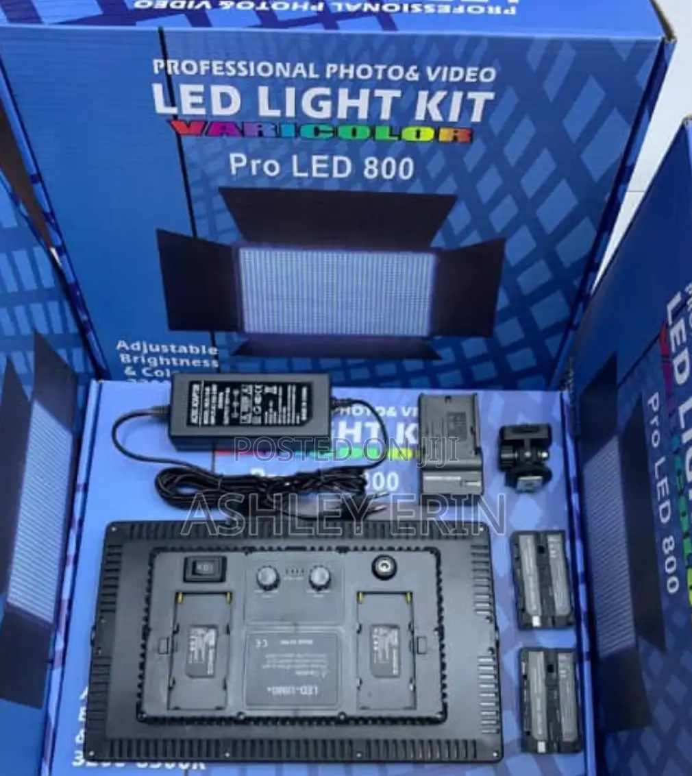 Rechargeable Led Light Kit With Tripod And 2 Batteries.