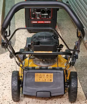 Lawn Mower 4 Stroke Phoceenne India