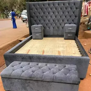 5x6 Tufted Bed