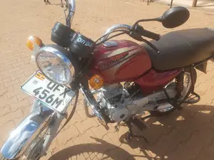 Bajaj Boxer 2023 Red