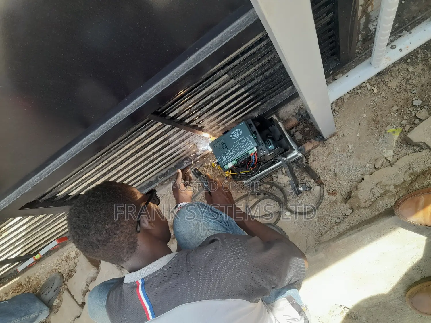 Automatic Sliding Gate System. D5 EVO