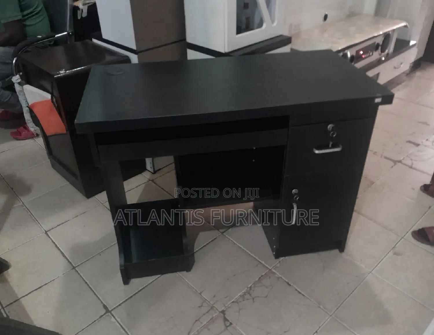 Computer Desk at Cheap Prices.