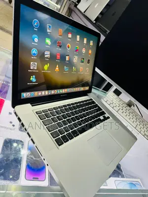 Laptop Apple MacBook Pro 2011 8GB Intel Core i7 HDD+SSD 512GB