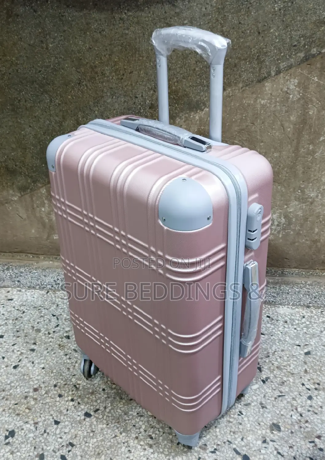 Medium Travel Suitcases