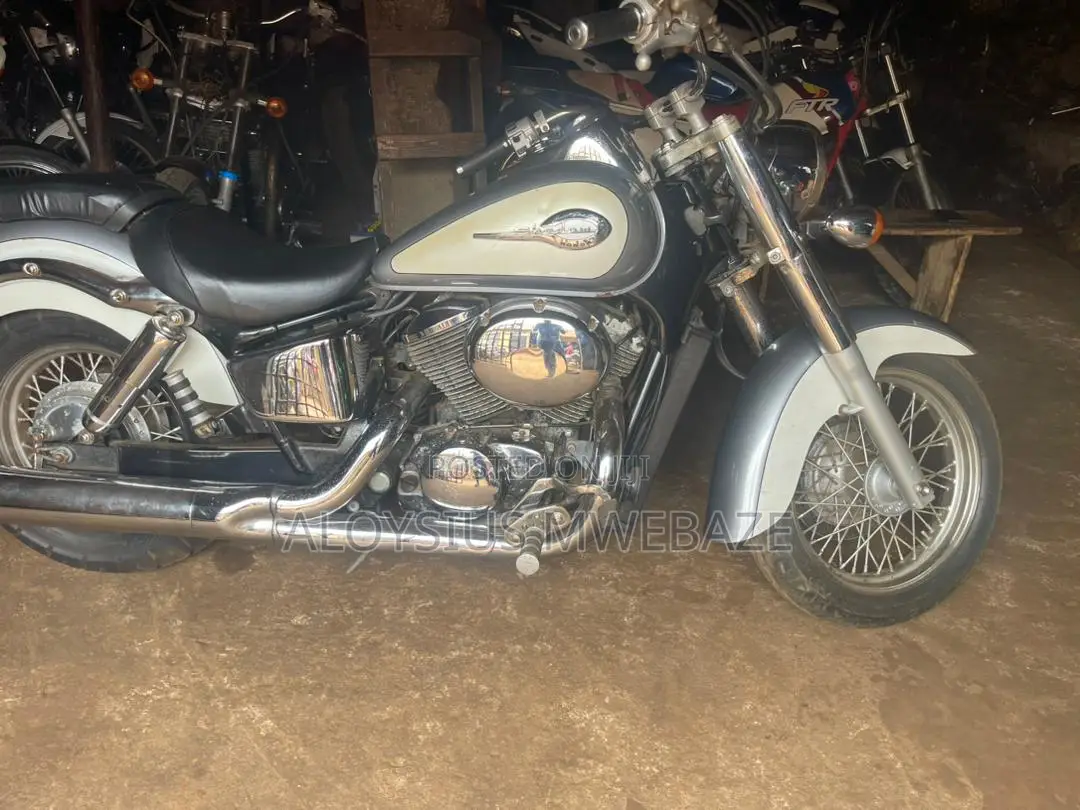 Honda 2005 Silver