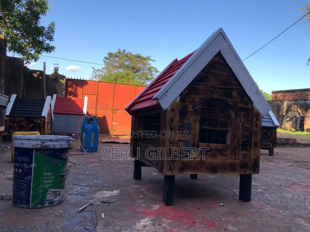 JCFH Nice Dog House Available