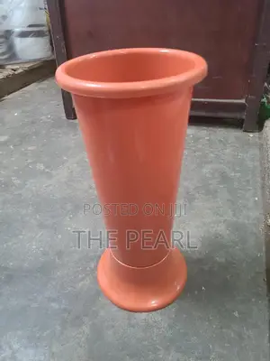 Plasric Flower Vase