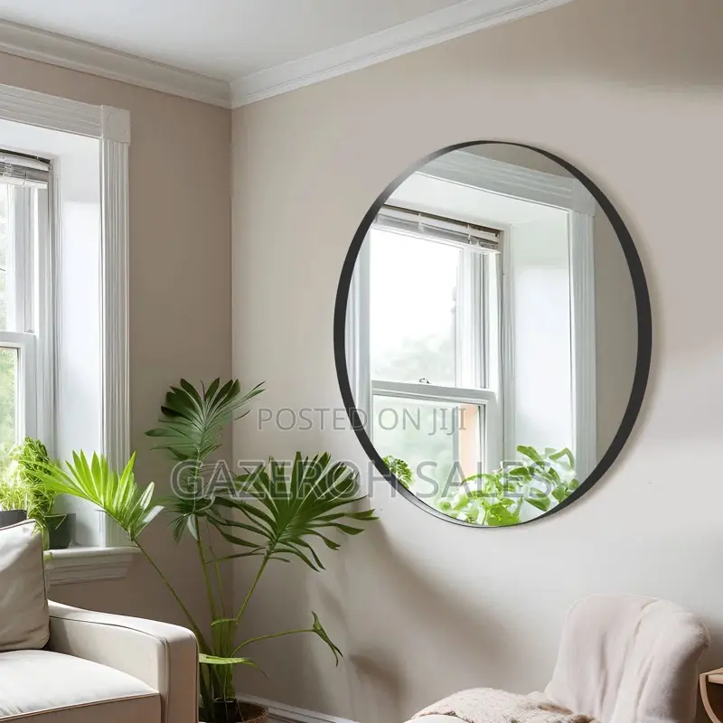 Versatile Medium Sized Circular Black Mirror (50*50)