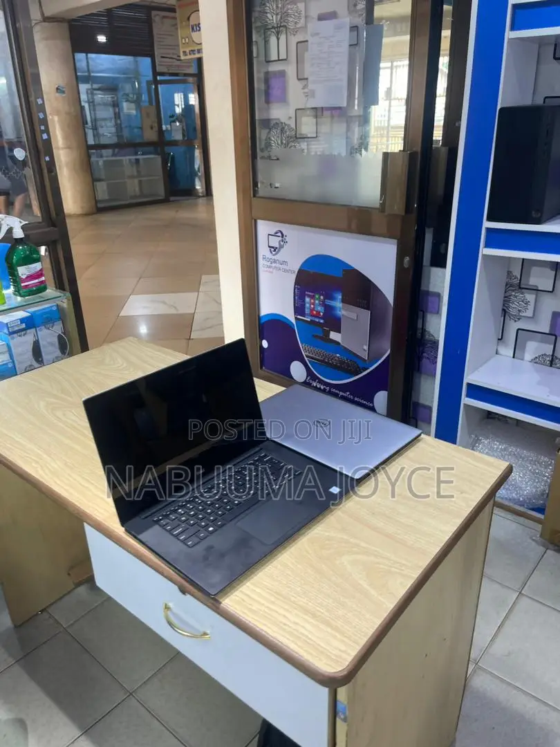 New Laptop Dell Precision 5520 16GB Intel Core I7 SSD 512GB