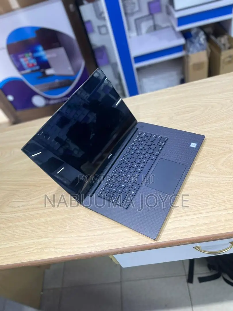 New Laptop Dell Precision 5520 16GB Intel Core I7 SSD 512GB