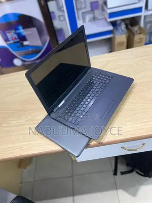New Laptop HP 250 G5 8GB Intel Core I5 SSD 256GB
