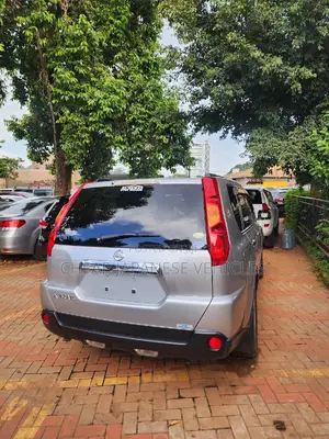 Nissan X-Trail 2010 Silver