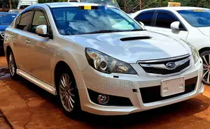 Subaru Legacy 2.5i Premium 2011 White