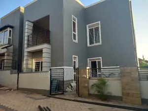 Furnished 4bdrm Villa in Kira Tarmacked for sale