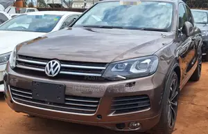 Volkswagen Touareg V6 Executive 2013 Brown