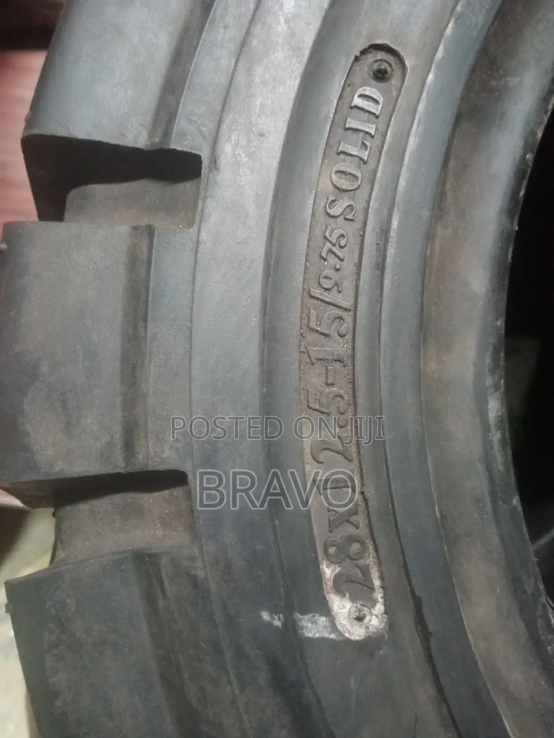 28*12.5-15 New Solid Tyres.