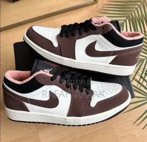 Original Air Jordan 1 Low SE Mocha Sneaker