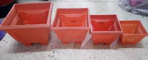 Squared Plastic Flower Pots