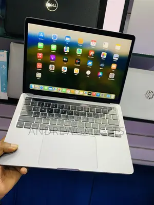 Laptop Apple MacBook Pro 2022 M2 8GB Apple M2 SSD 256GB