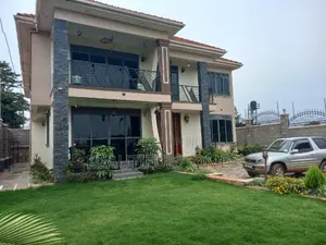 Furnished 5bdrm Duplex in Kira for sale