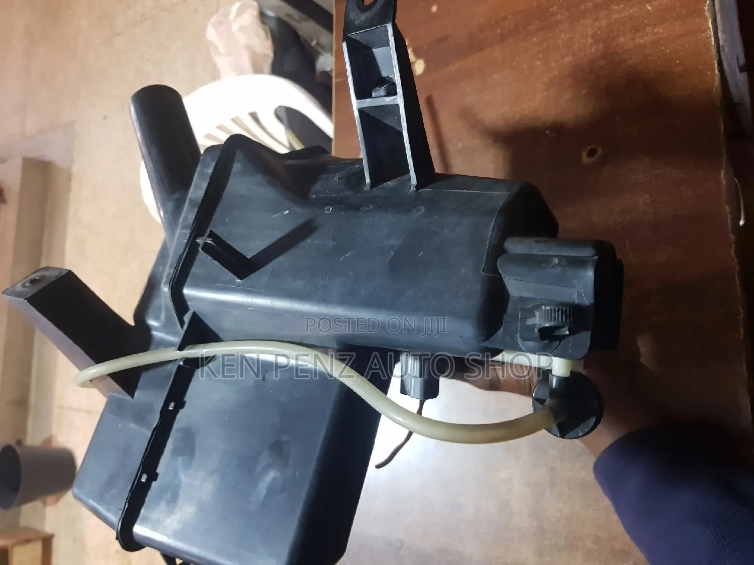 Wind Shield Washer Tank for Nissan Murano 2012