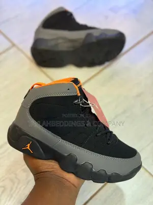 Air Jordan Ix Bt
Black Gray Orange for Kid's