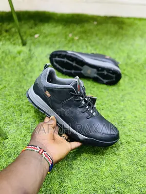 Original Men’S Black CAT Leather Sneakers