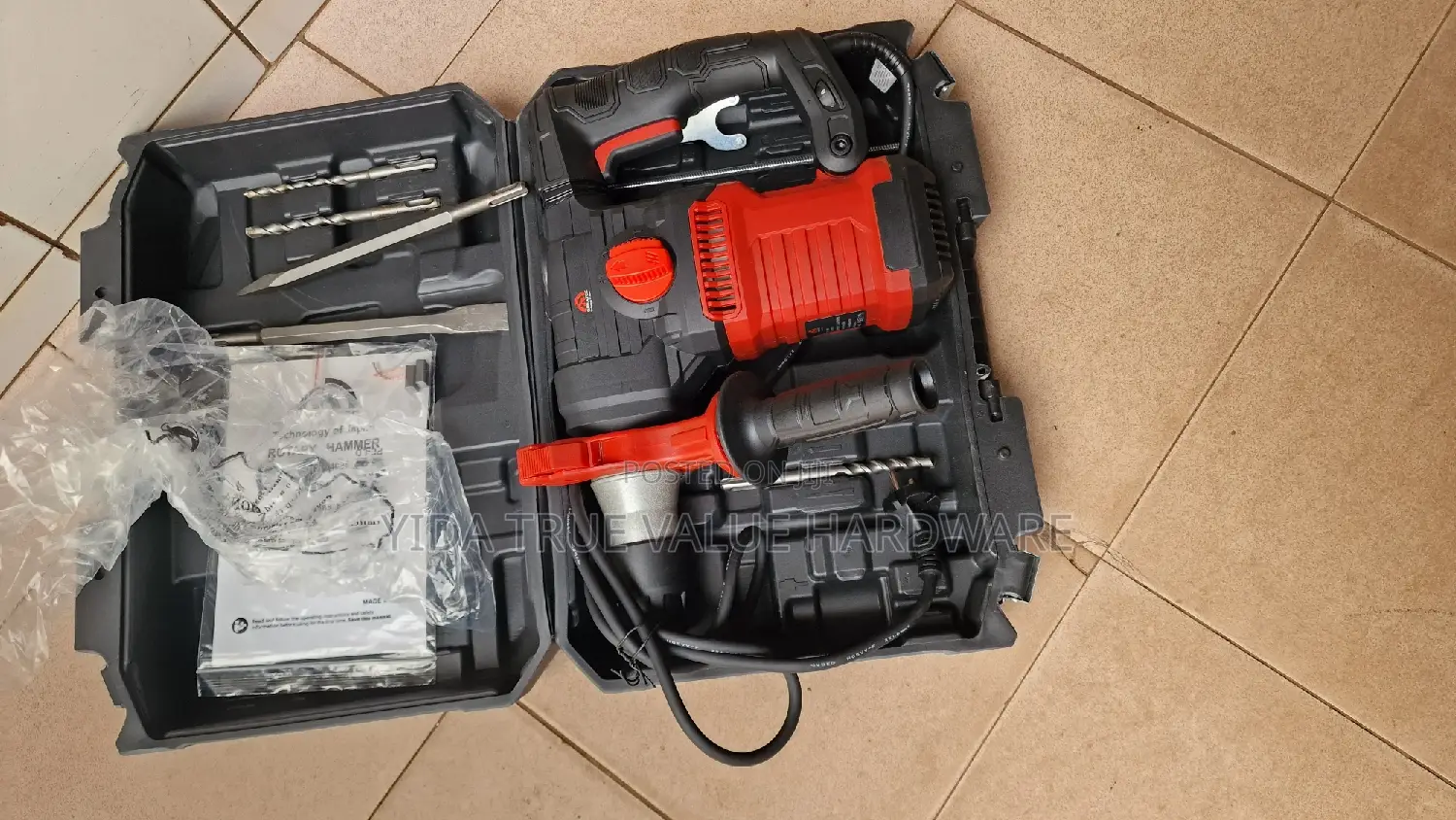 Hammer Drill With Bits Flat and Pointed