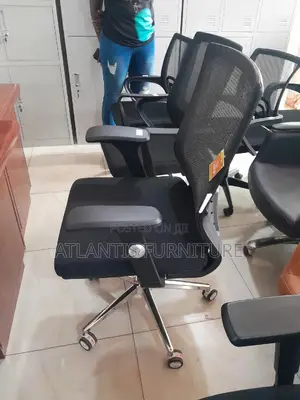 Very Very Black Colour With Design Office Chair