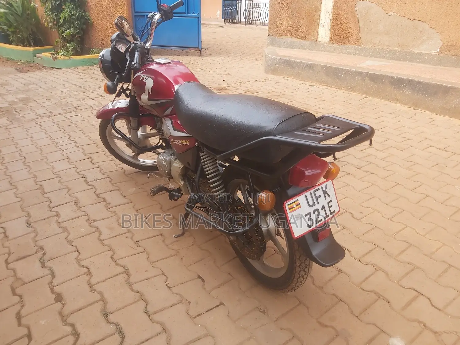 TVS HLX 125 2023 Red