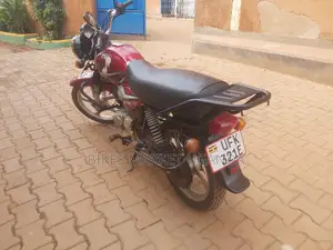 TVS HLX 125 2023 Red
