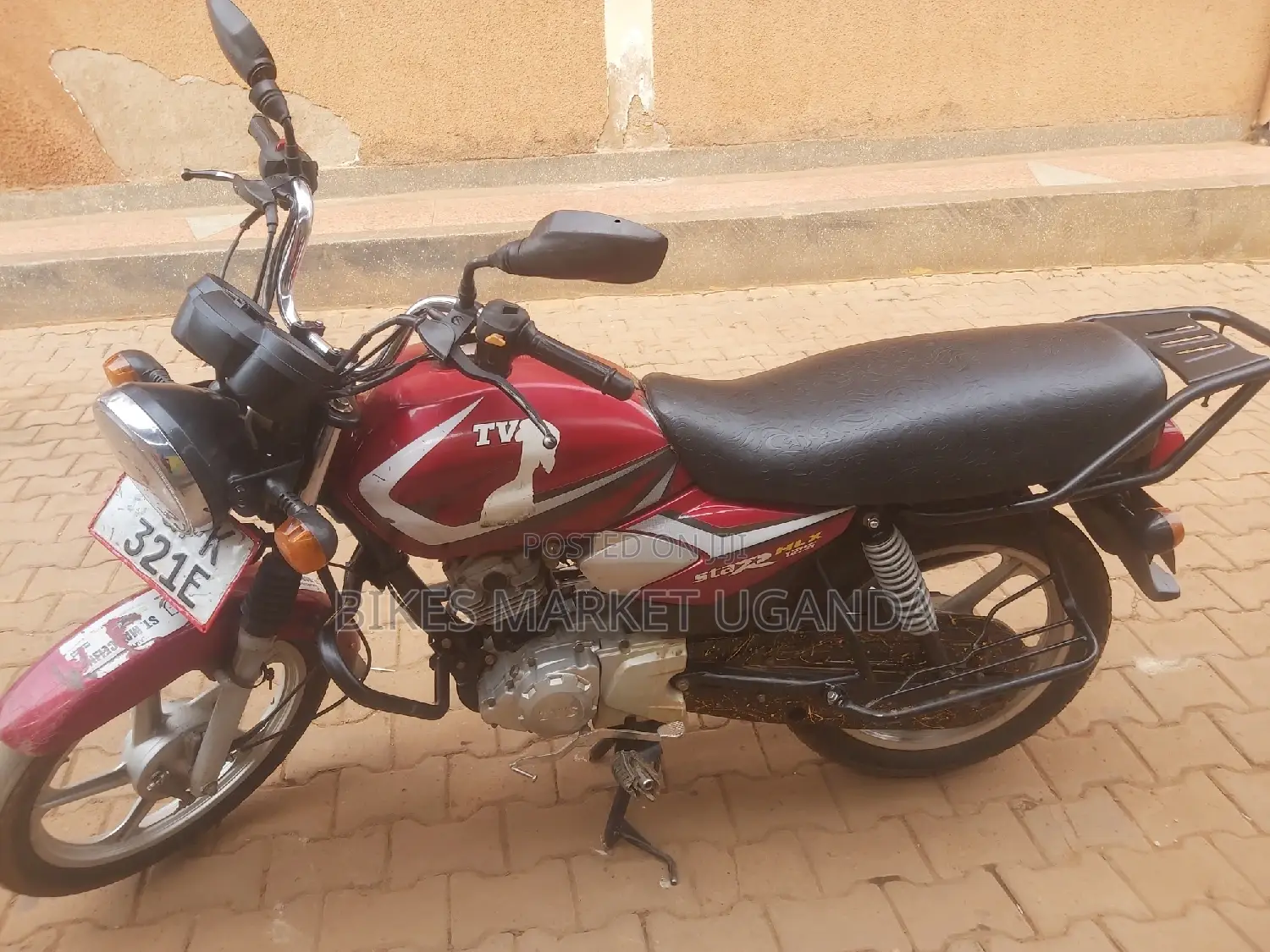 TVS HLX 125 2023 Red