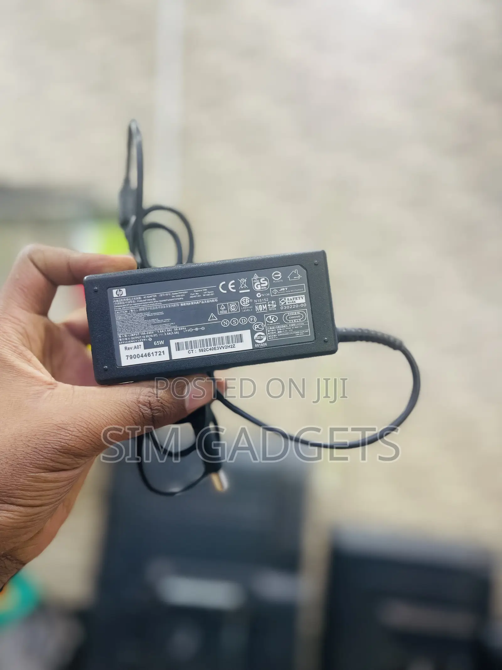 Hp Big Pin Charger. .
