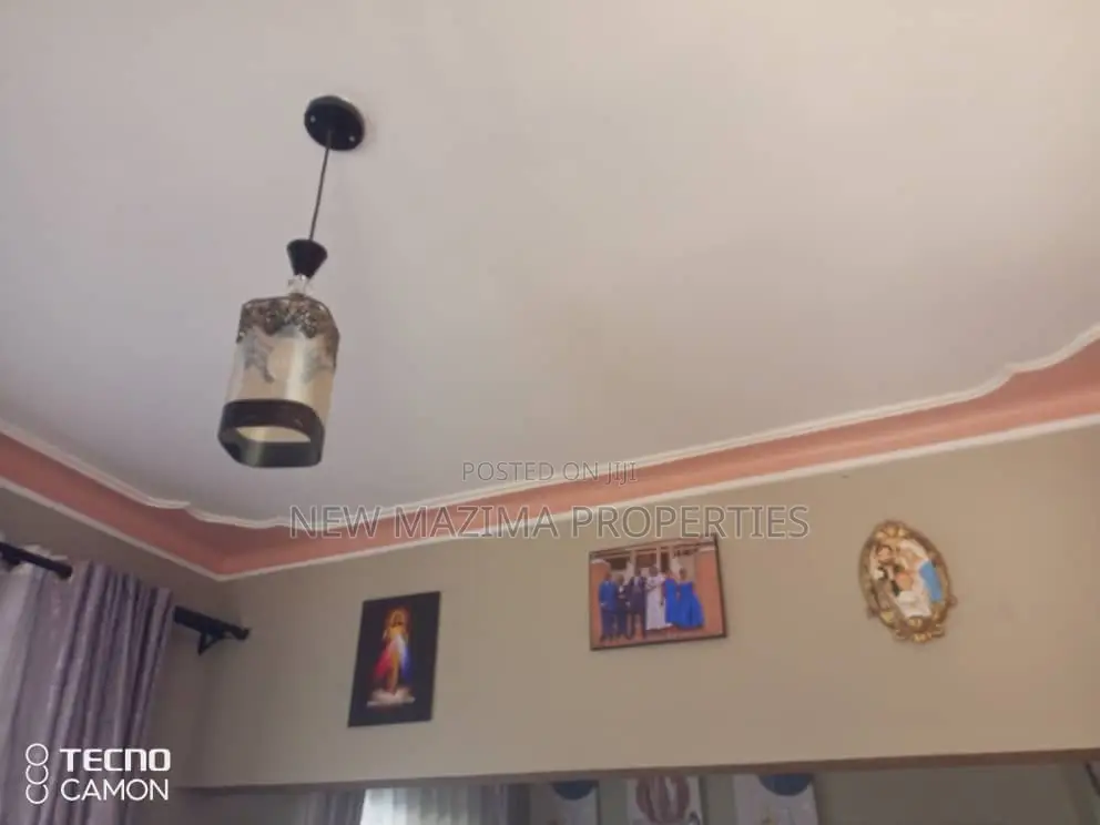 4bdrm Bungalow in Bwebajja Ntebe Rd, Division A for sale