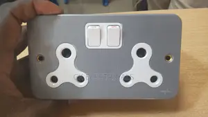 Industrial Double/Single Socket 16amps Round