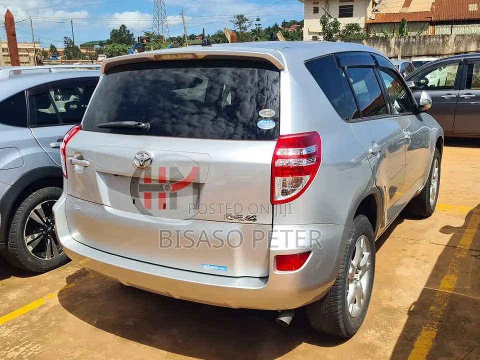 Toyota RAV4 2.5 2010 Silver