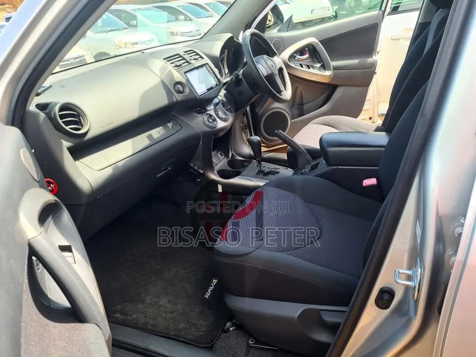 Toyota RAV4 2.5 2010 Silver