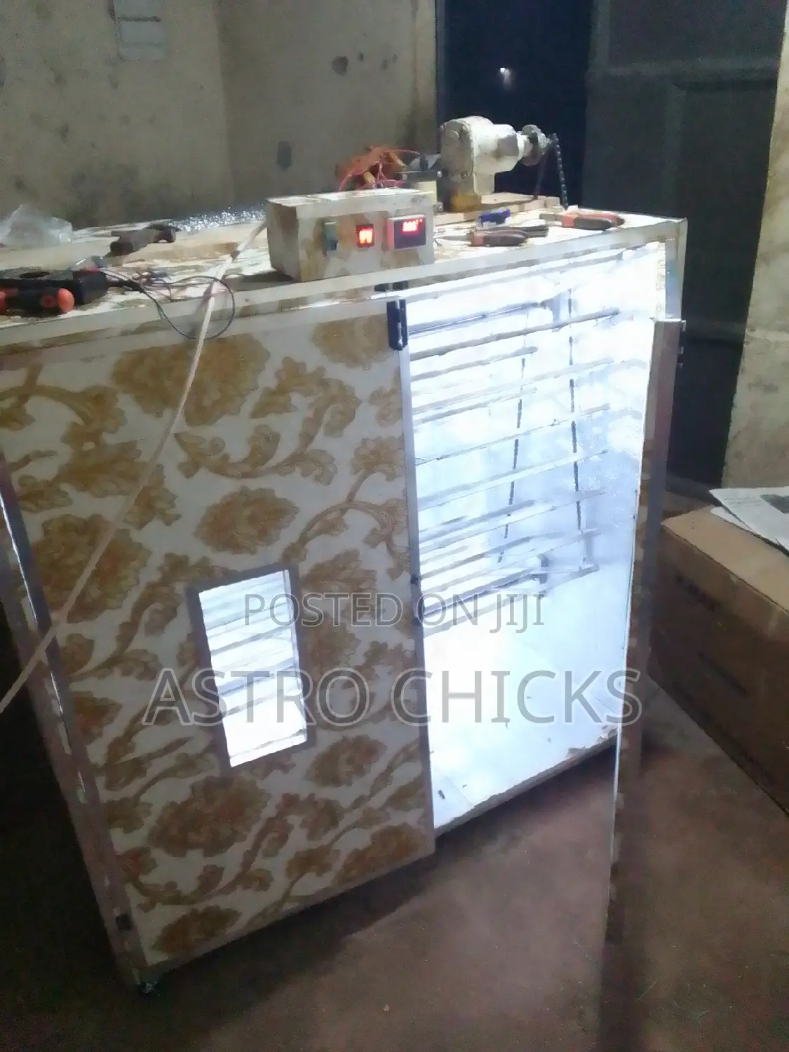 Hybrid Smart Egg Incubator