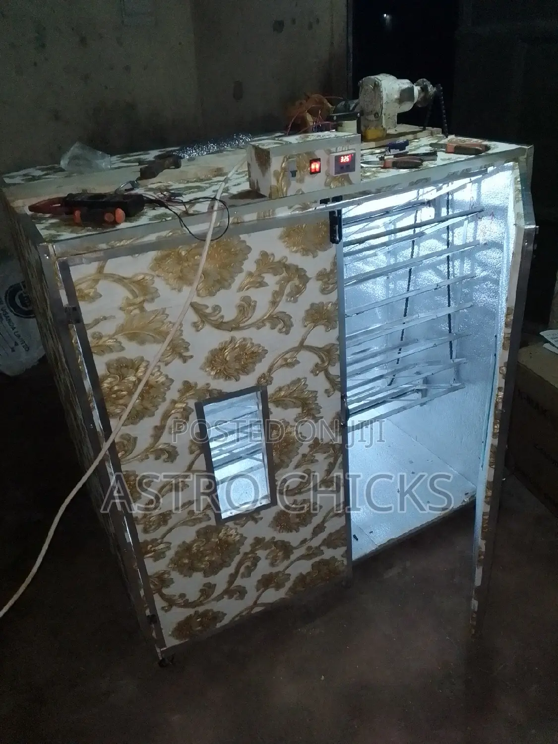 Hybrid Smart Egg Incubator